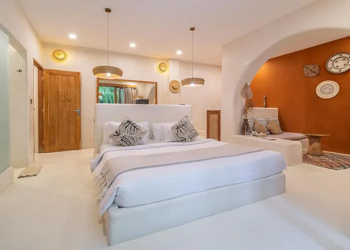 White Goose Boutique 4*