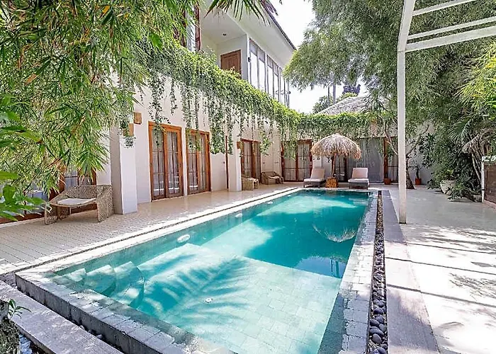 White Goose Boutique 4*